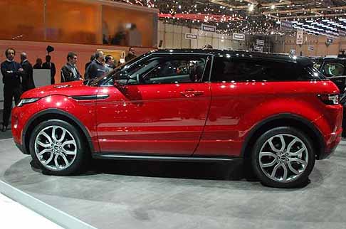 Land Rover - Range Rover Evoque coup Rossa a 3 porte. Land Rover Evoque profilo laterale